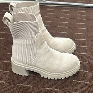 Steve Madden Cream Ankle Boots-Suede